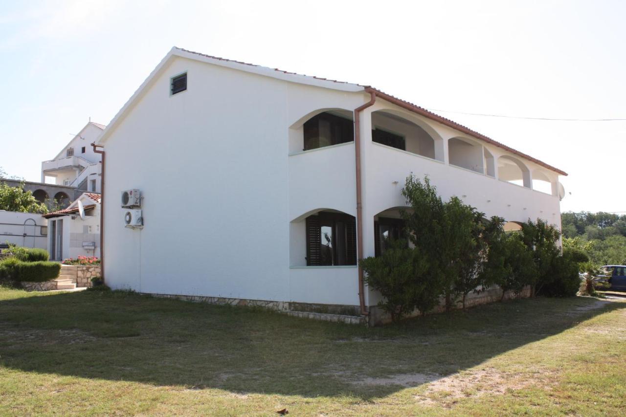 Apartments For Families With Children Lopar, Rab - 10402 المظهر الخارجي الصورة