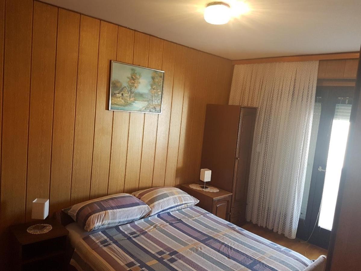 Apartments For Families With Children Lopar, Rab - 10402 المظهر الخارجي الصورة