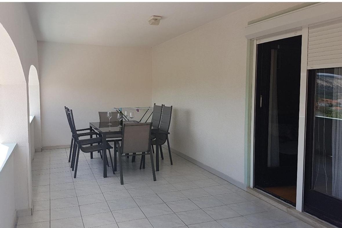 Apartments For Families With Children Lopar, Rab - 10402 المظهر الخارجي الصورة