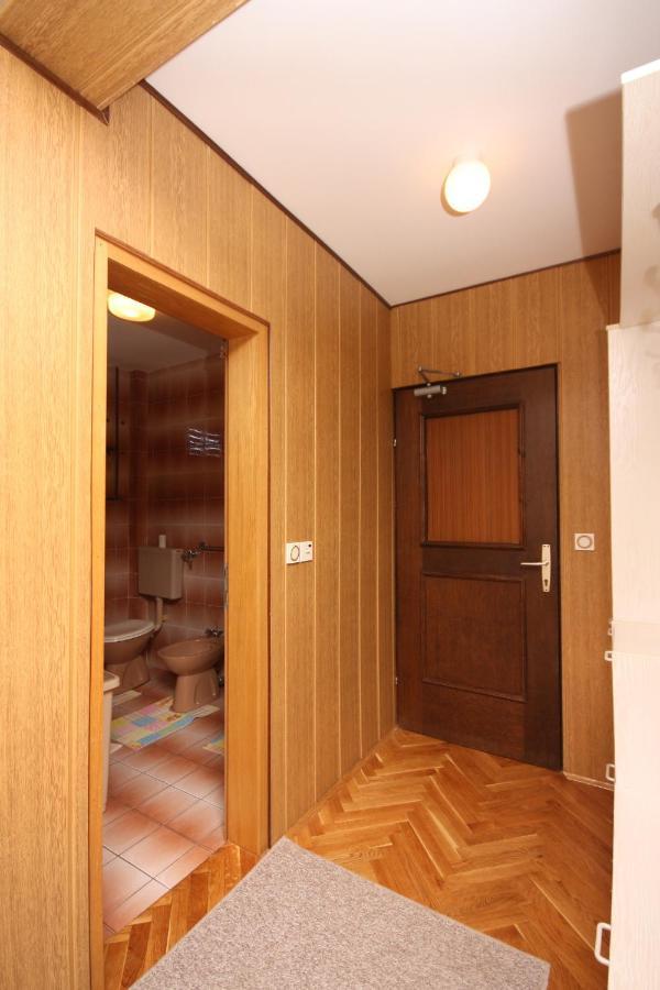 Apartments For Families With Children Lopar, Rab - 10402 المظهر الخارجي الصورة