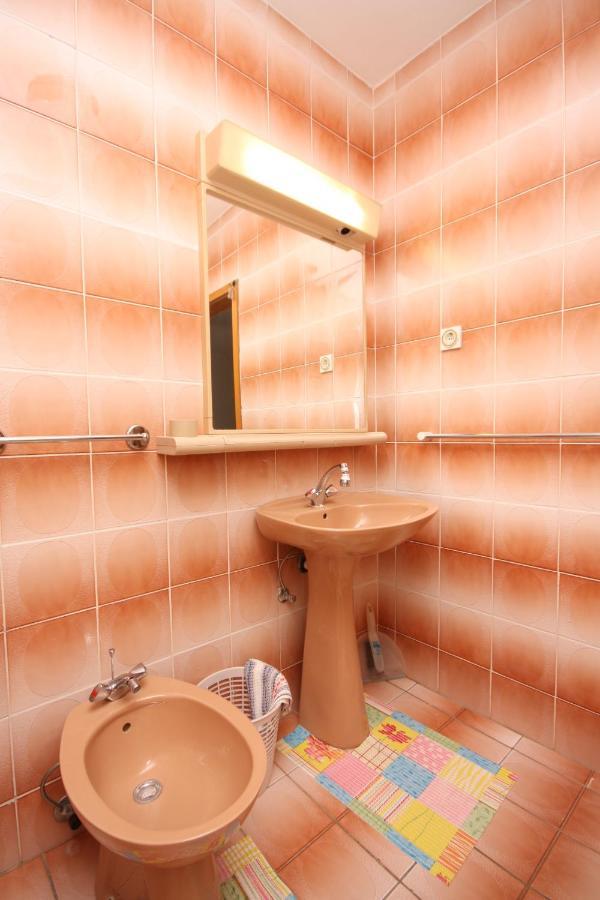 Apartments For Families With Children Lopar, Rab - 10402 المظهر الخارجي الصورة