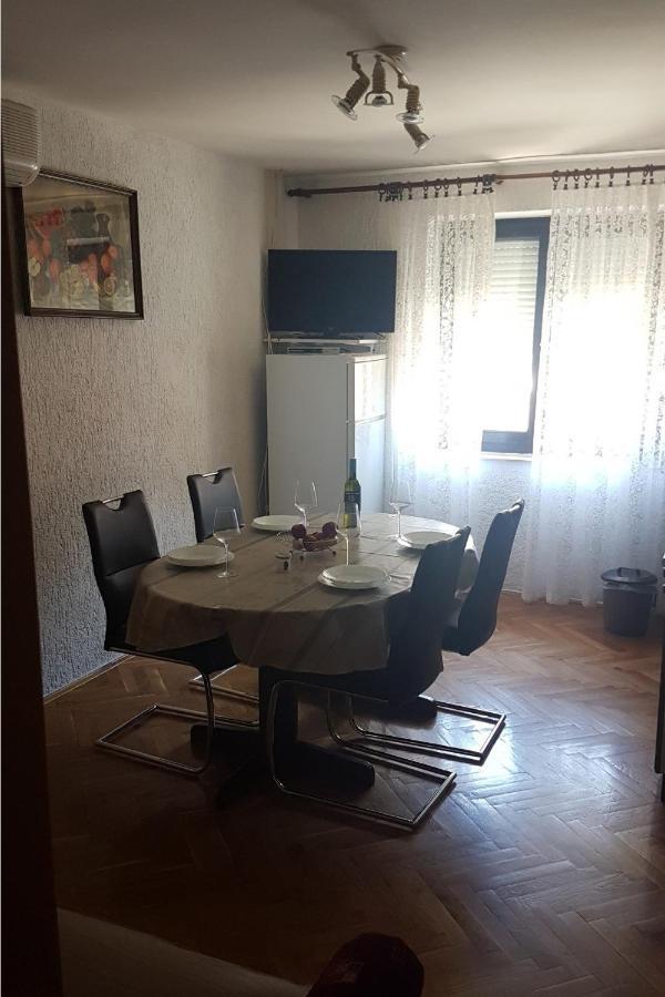 Apartments For Families With Children Lopar, Rab - 10402 المظهر الخارجي الصورة
